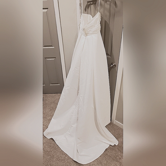 A-Line sweatheart neckline sleeveless dress with pockets and additional sash - Picture 2 of 3